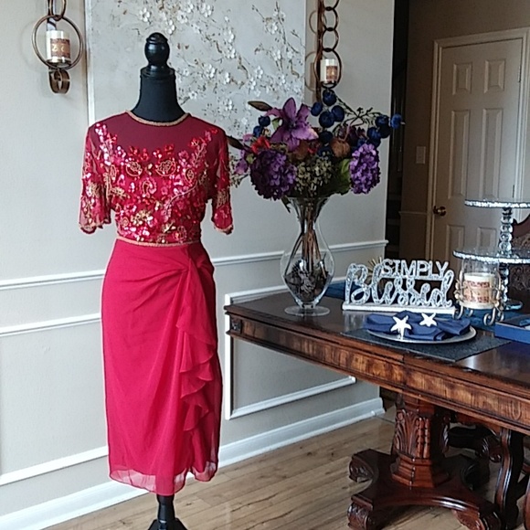 NWT Spectacular Red Illusions Cocktail Dress By Virgos Lounge. Size 8 - Picture 2 of 16